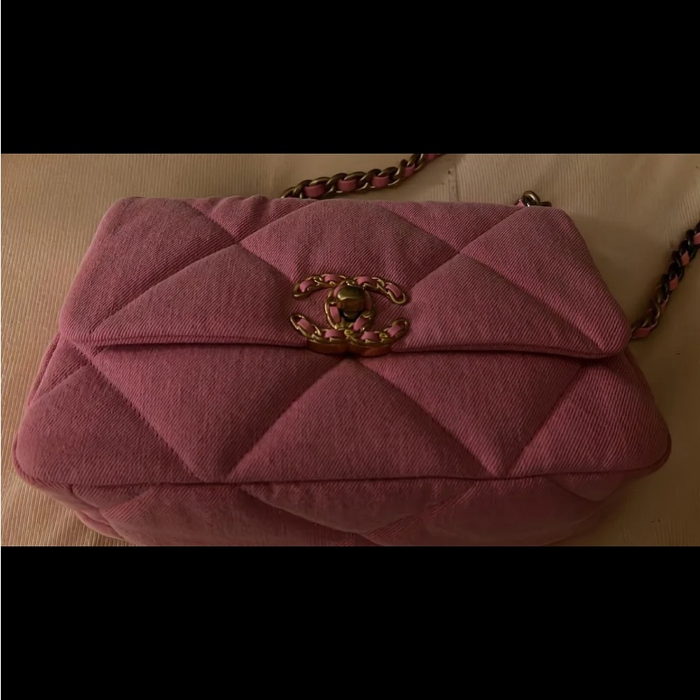 SOLD Chanel 19 Flap Bag Quilted Denim
Medium Pink (with tags and authentication) - Picture 2 of 4